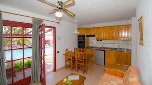 Private kitchen - Bungalows Castillo Club Lake (Antigua)