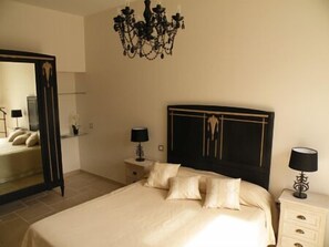 Double Room (Baroque)