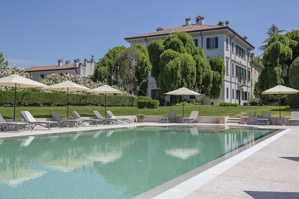 Comfort Room, Pool View | Outdoor pool | Outdoor pool, pool umbrellas, pool loungers