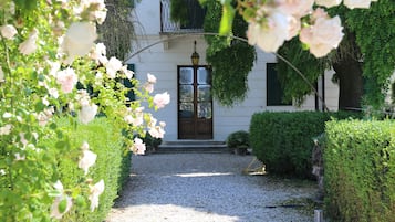 Entrada al alojamiento