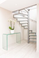 Ropa de cama de alta calidad y minibar 