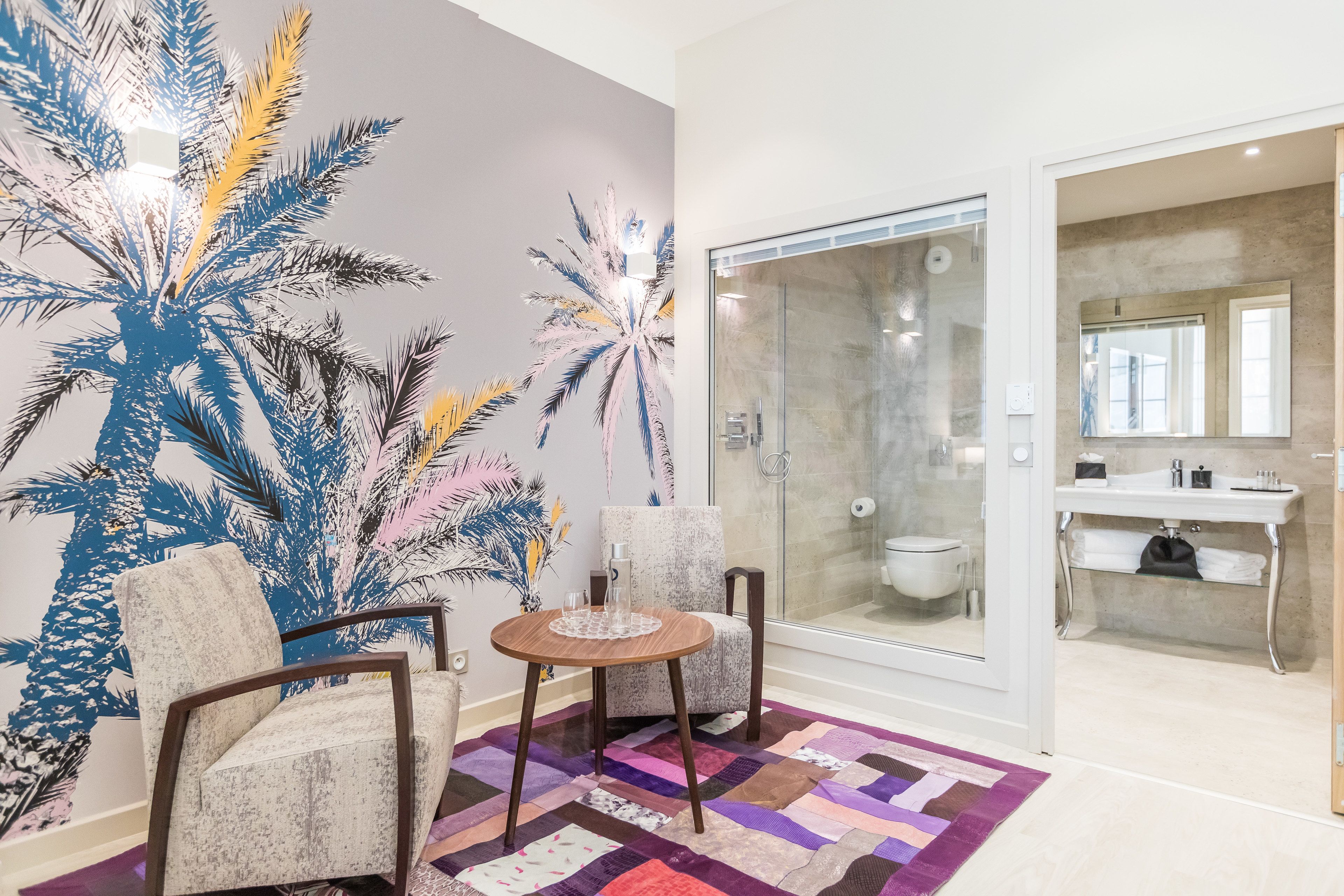 junior suite | living area | flat-screen tv