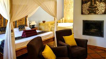 Studiosuite – superior, 1 kingsize-seng, hageutsikt (Superior Junior Suite) | Sengetøy av topp kvalitet, dundyner, minibar og safe på rommet