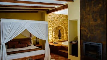 Ropa de cama de alta calidad, cubrecamas y minibar