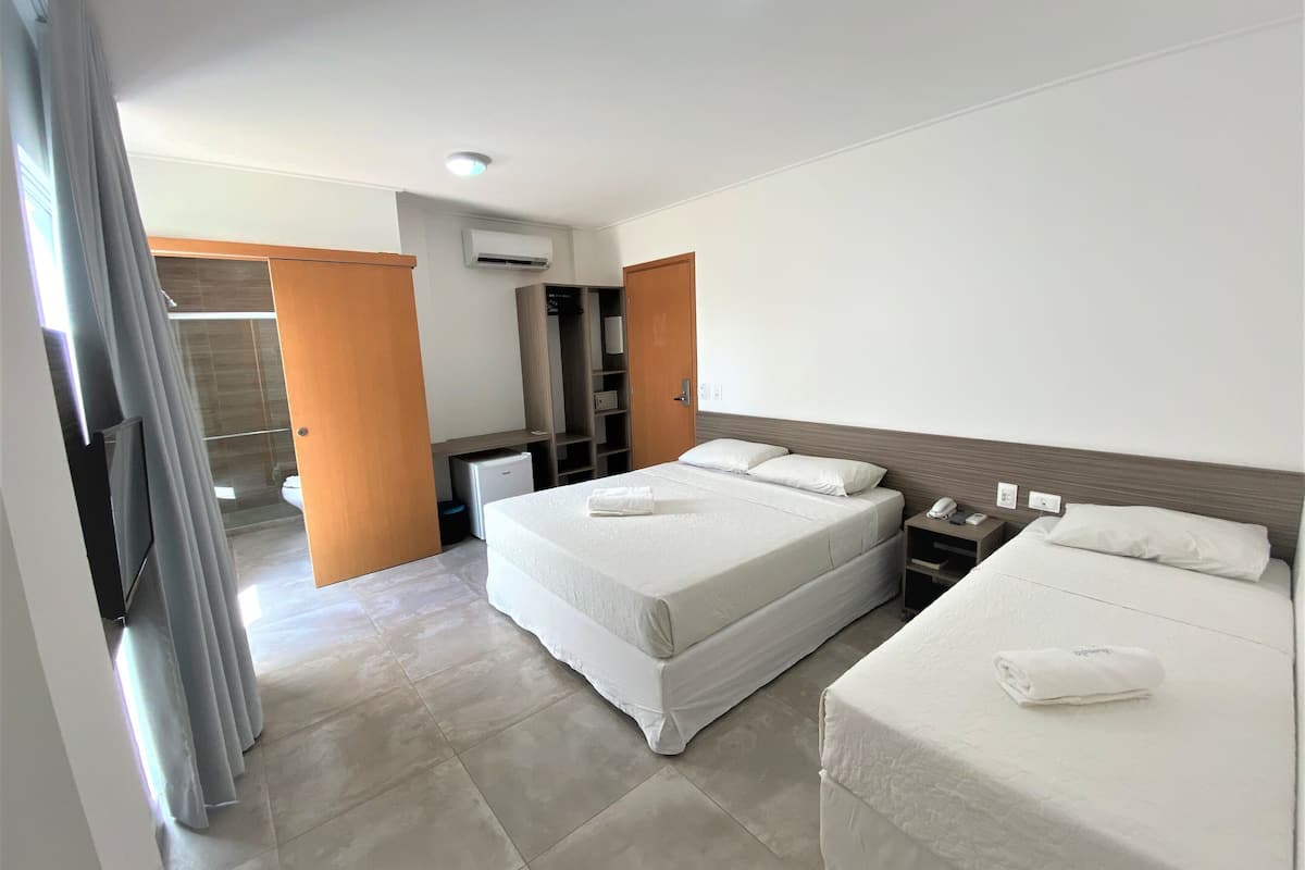 Minibar, bureau, espace de travail pour ordinateur portable