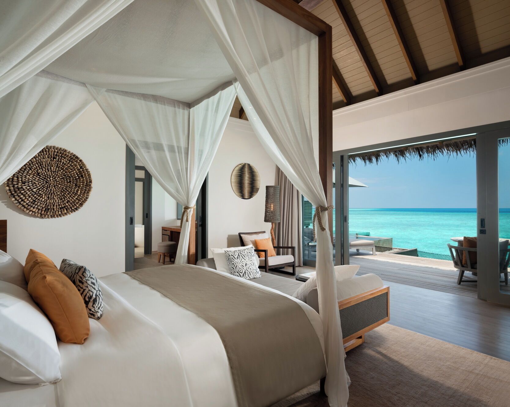 One Bedroom Over Water Pool Residence | Draps en coton égyptien, literie de qualité supérieure