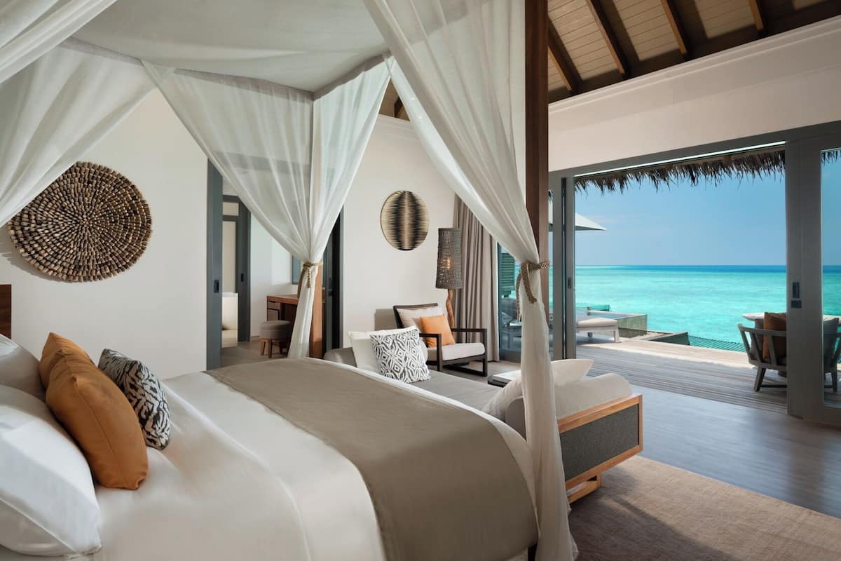 One Bedroom Over Water Pool Residence -45% off on Seaplane Transfers till 22nd Dec'24 | 1 Schlafzimmer, BettwÀsche aus Àgyptischer Baumwolle