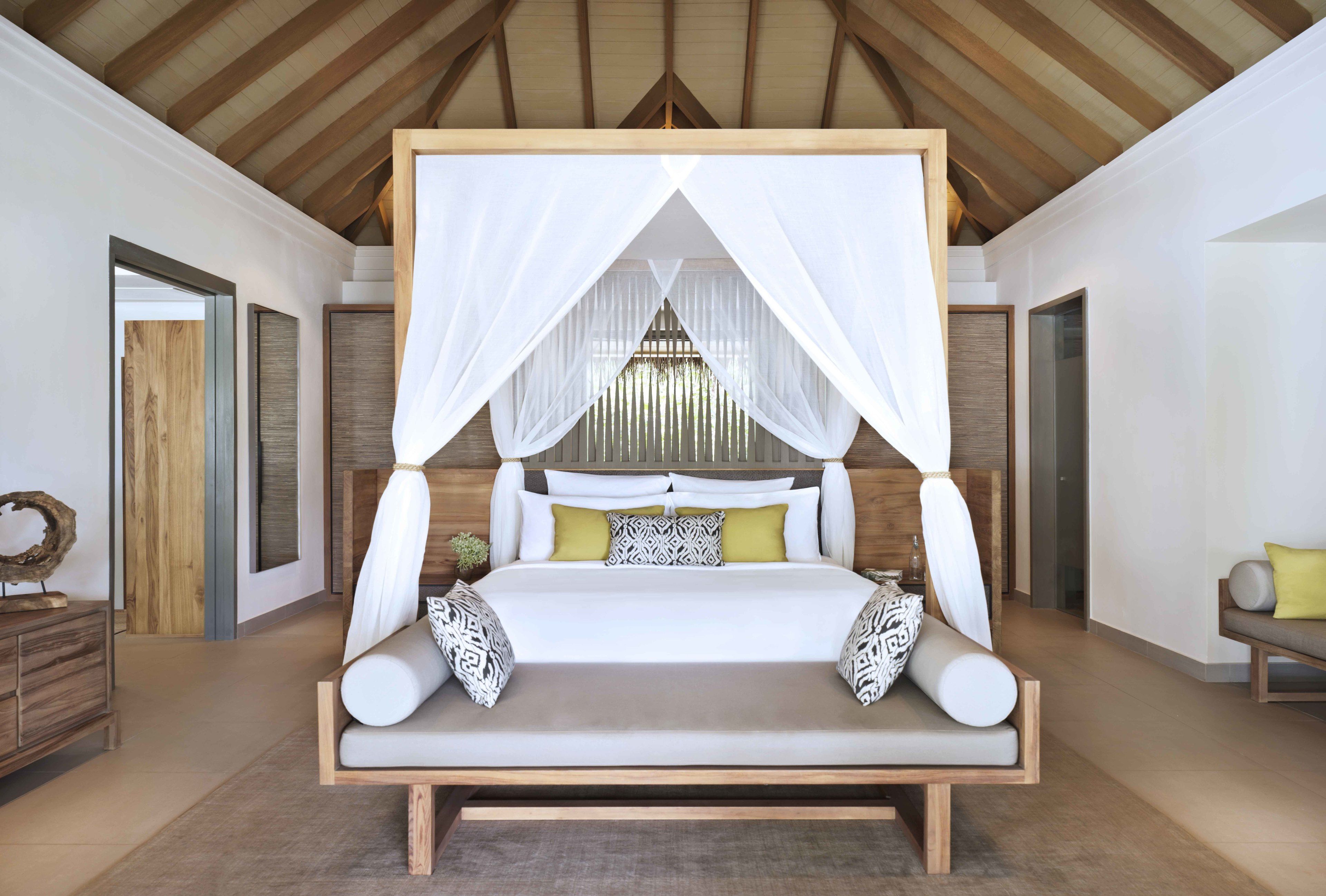 Egyptian cotton sheets, premium bedding, free minibar items