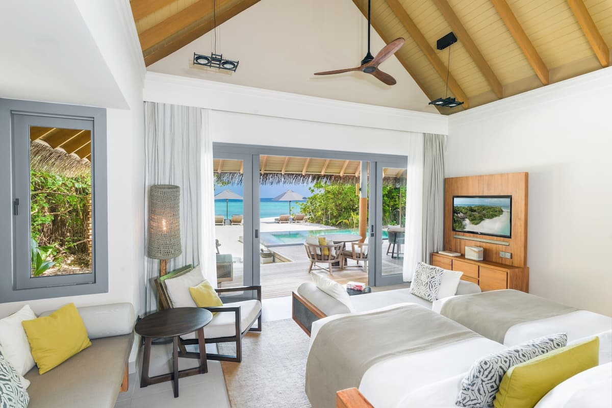 Two Bedroom Beach Pool Residence-45% off on Seaplane Transfers till 22 Dec'24 | 1 Schlafzimmer, BettwÀsche aus Àgyptischer Baumwolle