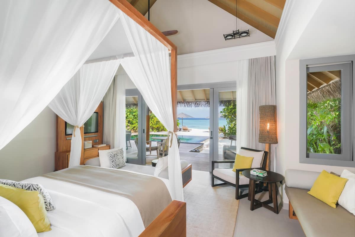 Two Bedroom Beach Pool Residence-45% off on Seaplane Transfers till 22 Dec'24 | 1 Schlafzimmer, BettwÀsche aus Àgyptischer Baumwolle