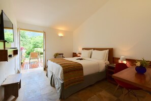 Deluxe Room | Premium bedding, minibar, in-room safe, desk - Pouso Alforria (Tiradentes)