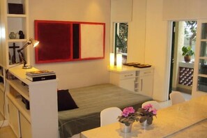 Apartamento (202B) | 1 quarto, frigobar, ferros/tábuas de passar roupa, Wi-Fi de cortesia