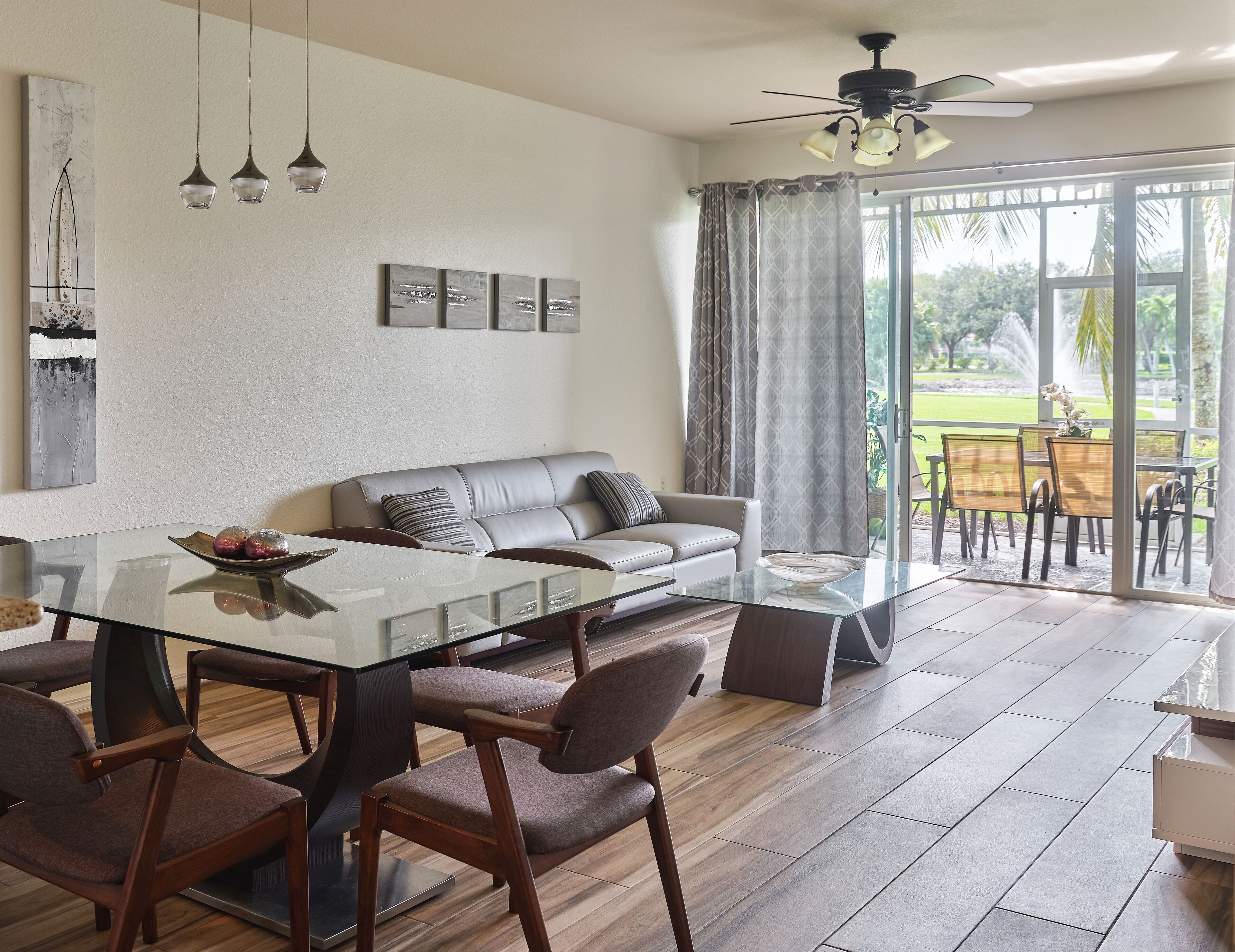 リビング エリア