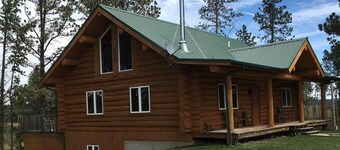 Familievennlig 4BR, 3 Bath Cabin w / Hot Tub i hjertet av Black Hills