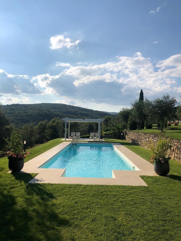 Outdoor pool, a heated pool - Enchanting Tuscan Villa / Private Estate / Heated Pool / Panoramic Views (Castelnuovo Berardenga)
