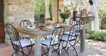 Enchanting Tuscan Villa / Private Estate / Heated Pool / Panoramic Views