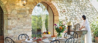 Enchanting Tuscan Villa / Private Estate / Heated Pool / Panoramic Views