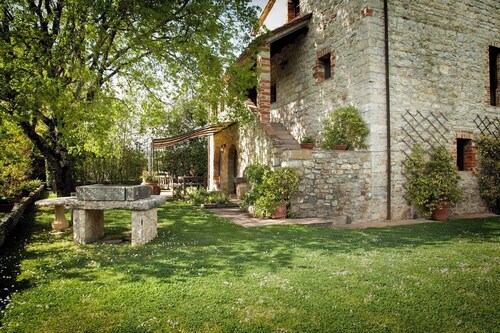 Charmante toskanische Villa in der Nähe von Siena / kapitivierende private Umgebung / großer Pool