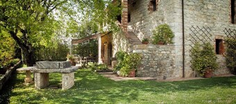 Enchanting Tuscan Villa / Private Estate / Heated Pool / Panoramic Views
