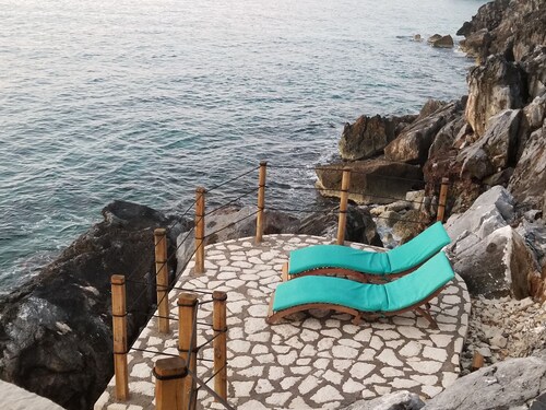 'Sunset Vista' - Negril Seafront Townhouse - W/Solar Power