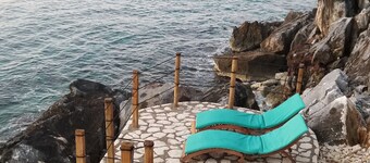 'Sunset Vista' - Negril Seafront Townhouse - W/Solar Power