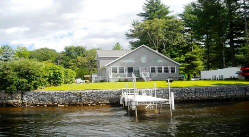 Kaunis ranta - hiihto / lumilautailu / Snow Mobile lähellä taloa