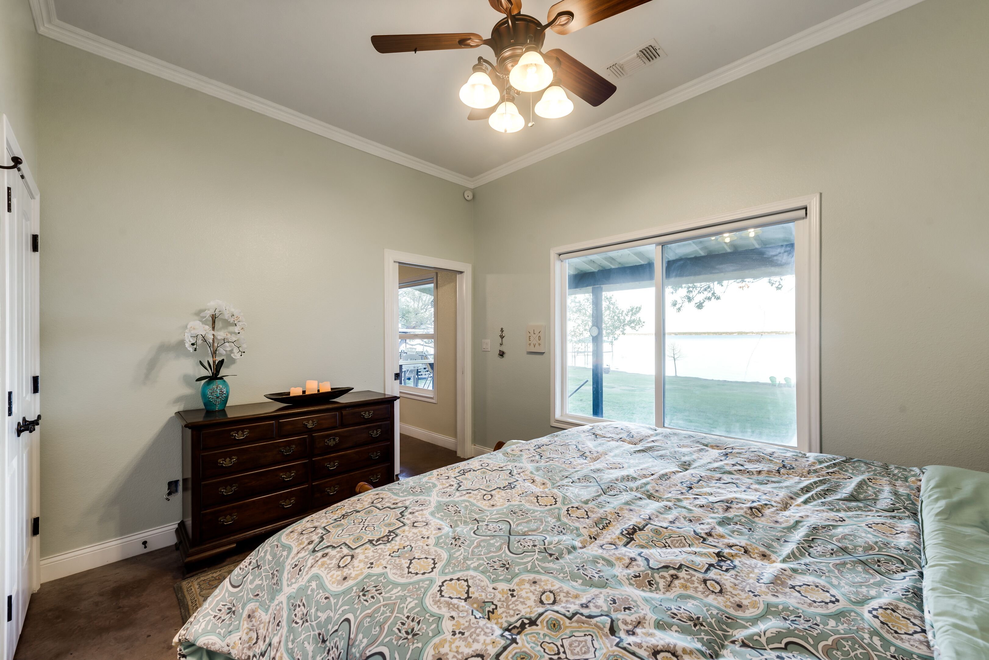 4 chambres, fer et planche à repasser, Wi-Fi gratuit, draps fournis