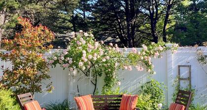 Modernes, brandneues Zuhause, großartige Lage mit Salzwasserpool und Whirlpool!