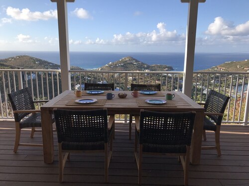 Charming 2 Bedroom /2.5 Bath Villa With Beautiful Views!