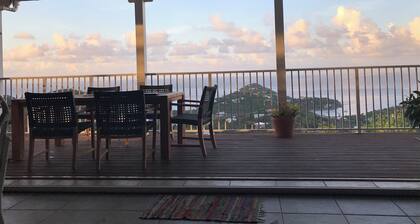 Charming 2 Bedroom /2.5 Bath Villa With Beautiful Views!