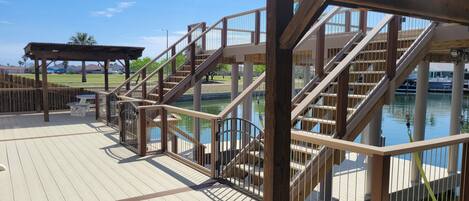 المنطقة المحيطة بالمنشأة