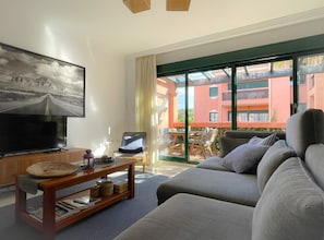 Smart TV, DVD player, stereo - Stunning 40m2 Rooftop terrace with private jacuzzi and fantastic sea views! (Marbella)