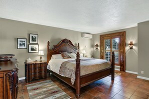 2 habitaciones, escritorio, tabla de planchar con plancha y wifi gratis 