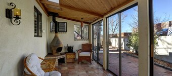 Bezaubernde Gelassenheit im Südwesten - so günstig zu Golf, Lebensmittelgeschäft und Restaurants!