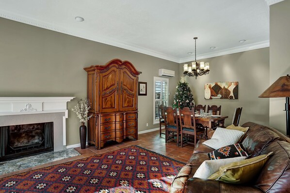 TV, fireplace, DVD player, books