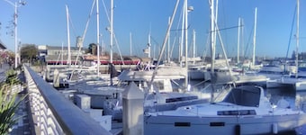 LAKE MERRITT 4 BED 4 BATH
