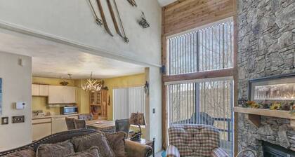 SPECTACULAR 2-TASON 7 KEVÄT KONDO-SWISSIN KIINTEINEN VILLAGE-3BR 3BA SLEEPS 12