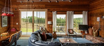 Reillys Rest-private home in Green Mtns, kid-pet friendly-Ski,Bike,Walk,Relax!