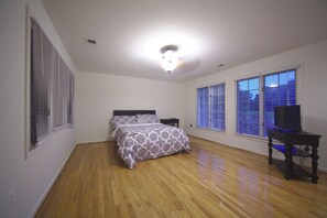 6 chambres, fer et planche à repasser, Wi-Fi, draps fournis