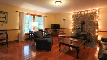 TV, fireplace, DVD player, table tennis