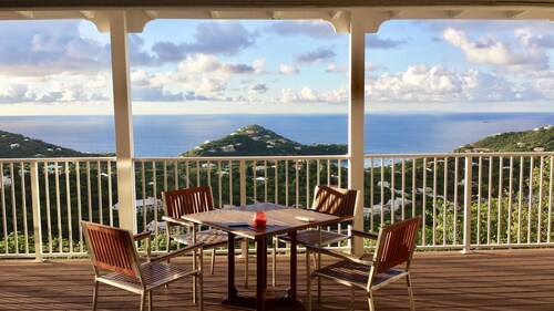 Incredible Breezy Views, 4 Beds, 5.5 Baths With Private Pool! Sleeps 9!