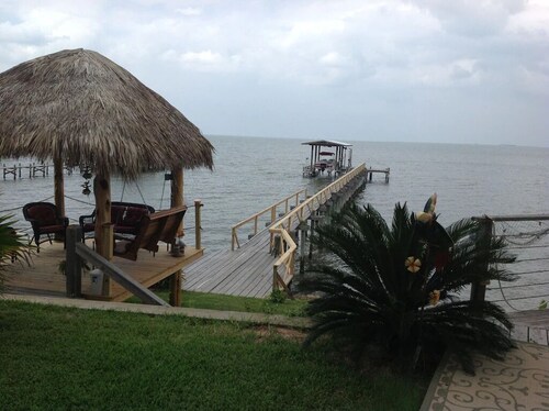 Awesome getaway on the Bay! Get on island time w/ us! Enjoy our amazing sunsets