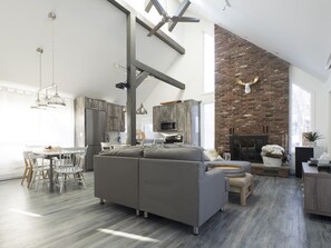 Smart TV, fireplace, DVD player, books