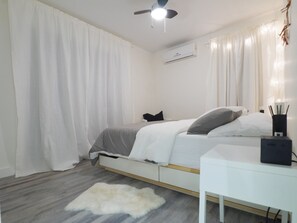 4 bedrooms, desk, iron/ironing board, free WiFi