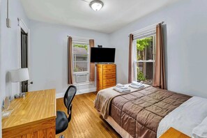 3 soverom, skrivebord, strykejern/-brett og wi-fi