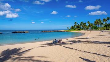Am Strand, Liegestühle, Strandtücher