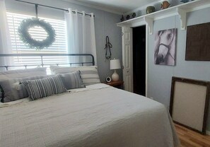 3 bedrooms, iron/ironing board, travel crib, free WiFi