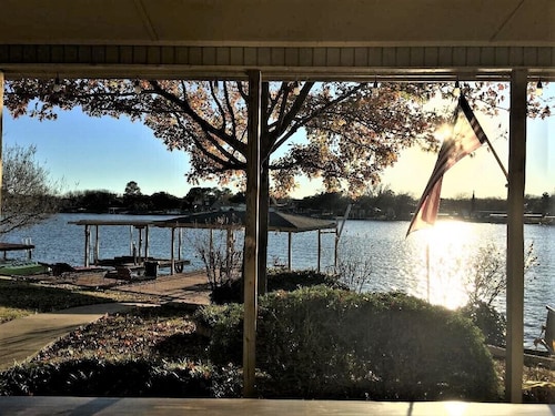 Firefly Cottage - Lakefront Cottage with Huge Dock on Quiet Cove