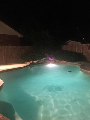 حمّام سباحة خارجي