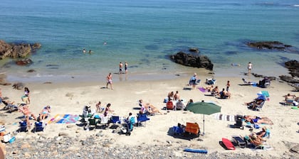¡Camina hacia todo! El corazón de Perkins Cove, a pasos de Marginal Way Cliff Walk